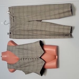Women's TRIBAL Stretch Extensible Gray Plaid Capri Pants & Blazer Suit Set